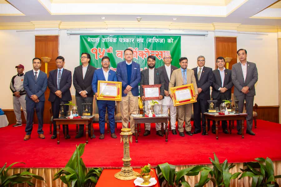 १ लाख राशीको आर्थिक पत्रकारिता पुरस्कार श्रेष्ठलाई, आचार्य र रोकायालाई ५०–५० हजार